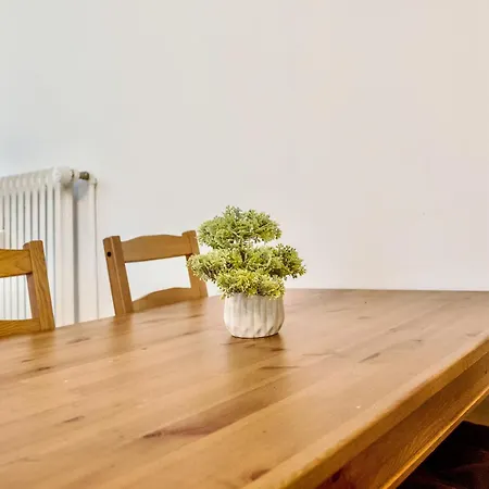 Charmante Altbauwohnung In * Bonn