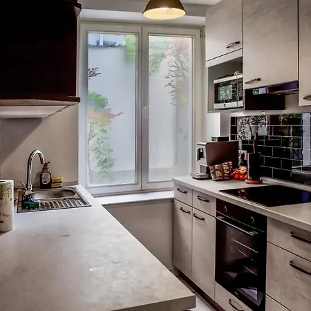 Charmante Altbauwohnung In Bonn