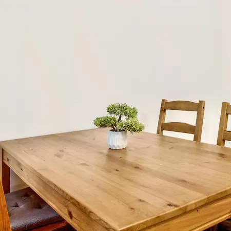 Charmante Altbauwohnung In *