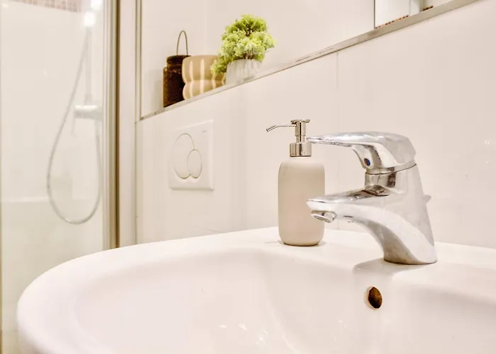 아파트 Charmante Altbauwohnung In *