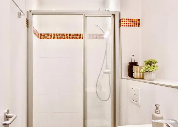 Charmante Altbauwohnung In Апартаменты *