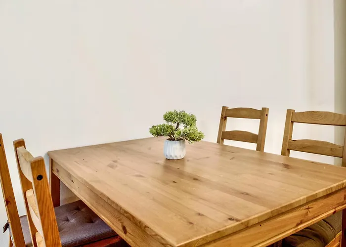 Charmante Altbauwohnung In *